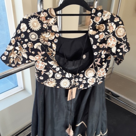 Black sequin work lengha - Picture 3 of 4